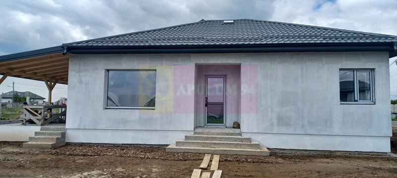 Sabareni, casa noua parter 137 mp, curte 400 mp
